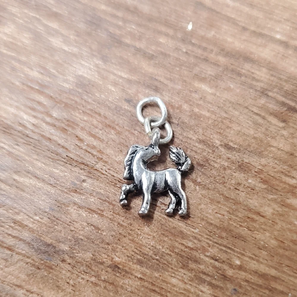 P270 Galloping‎ Stallion Horse Charm